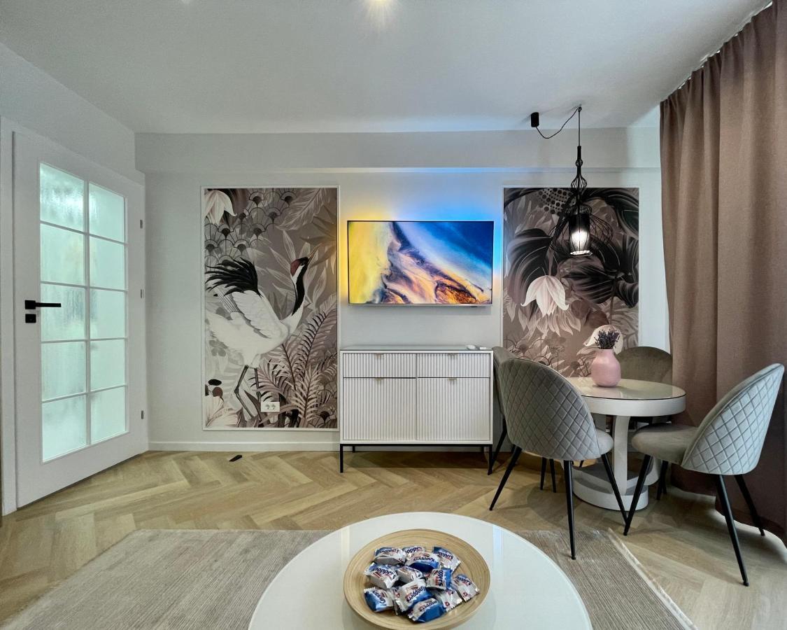 Jeny Boutique Apartment Targu Mures Exterior photo