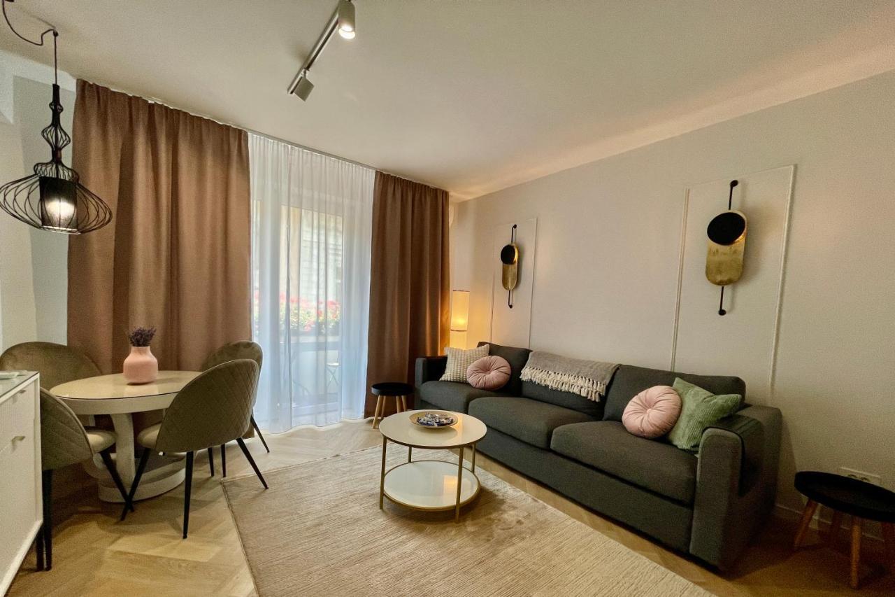 Jeny Boutique Apartment Targu Mures Exterior photo